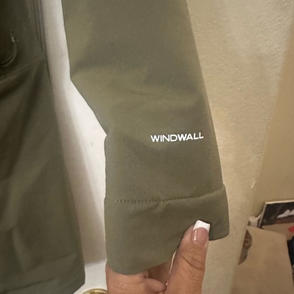 The North Face Women's Jacket - Picture 7 of 11